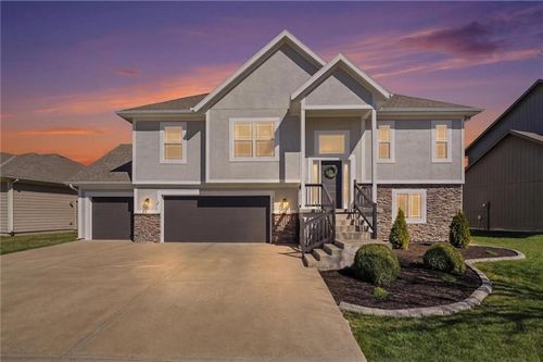 12400 Parkview Ave, Kansas City, KS, 66109-3704 | Card Image