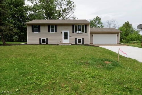 1273 Spruce Tree Lane, Amherst, OH, 44001 | Card Image