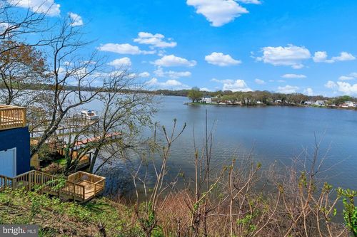 54 Wagners Ln, ESSEX, MD, 21221-7051 | Card Image