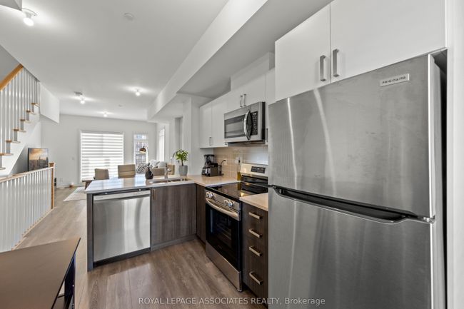 84 Tisdale Ave, House attached with 5 bedrooms, 4 bathrooms and 1 parking in Toronto ON | Image 17