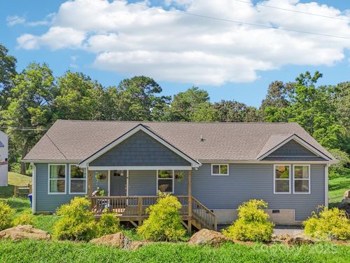 136 Locust Grove Rd, Weaverville, NC, 28787-9592 | Card Image