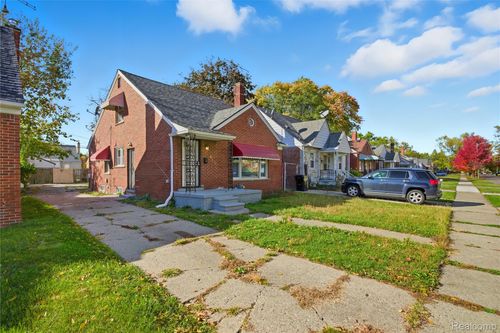 7611 Braile St, Detroit, MI, 48228-3227 | Card Image