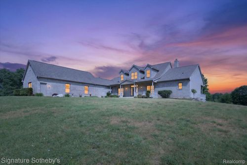 12700 Shaffer Rd, Springfld Twp, MI, 48350-3717 | Card Image