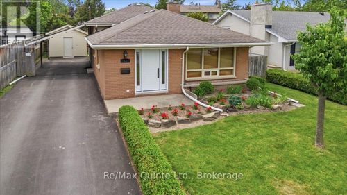 18 Plaza Square, Belleville (Belleville Ward), ON, K8N4J3 | Card Image