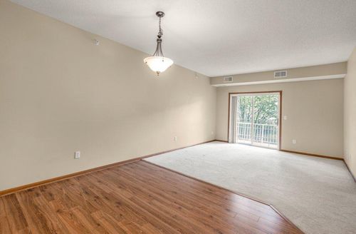 110-114200 Hundertmark Rd, Chaska, MN, 55318-4556 | Card Image