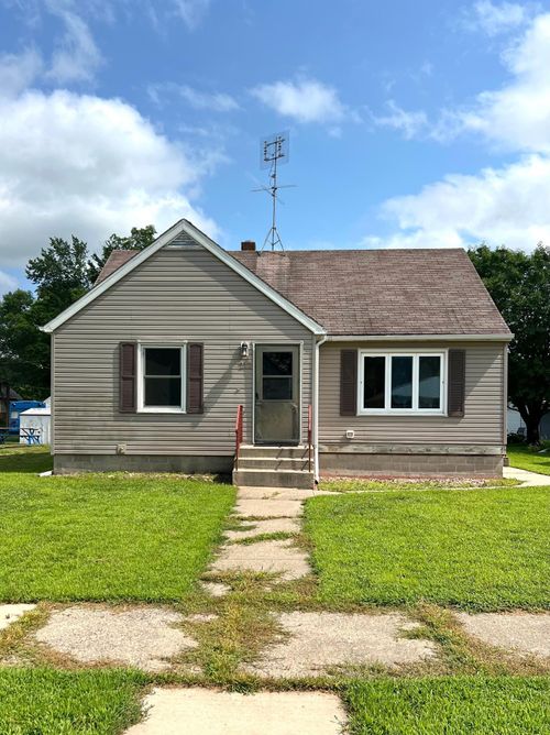212 Cleveland Ave, Morgan, MN, 56266-1438 | Card Image