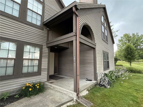 3811 Northwoods Ct Ne, Warren, OH, 44483-7502 | Card Image
