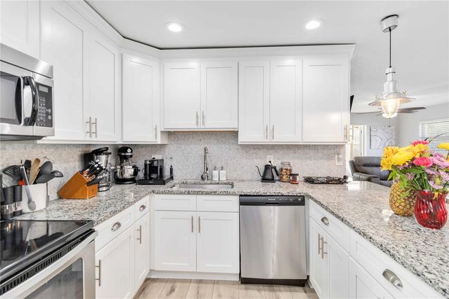 6001 Firefly Ln, House other with 3 bedrooms, 2 bathrooms and null parking in APOLLO BEACH FL | Image 30