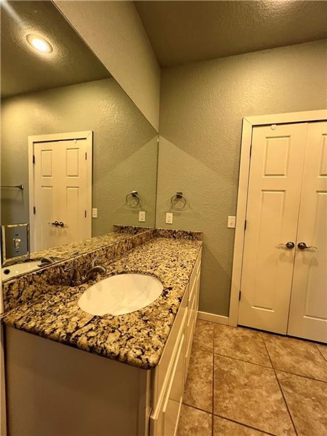 2506 Sw Arbor Rd, House other with 2 bedrooms, 2 bathrooms and null parking in Bentonville AR | Image 7