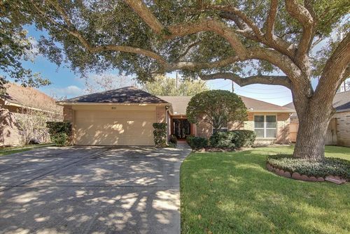 611 E Larkspur Cir, Pearland, TX, 77584-2099 | Card Image