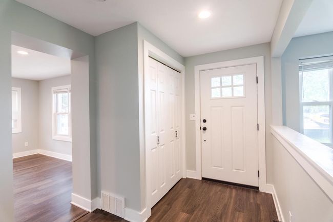 1300 State Road 83, House other with 2 bedrooms, 1 bathrooms and null parking in Hartland WI | Image 4