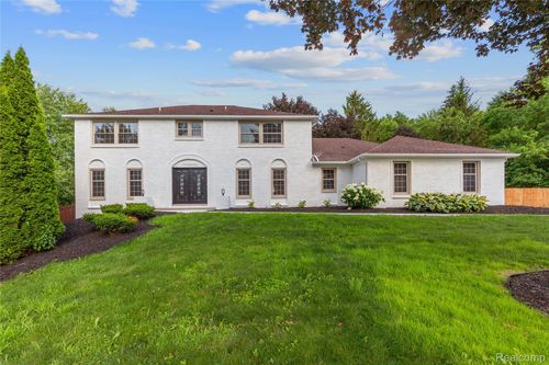 29818 Deer Run Court, Farmington Hills, MI, 48331 | Card Image