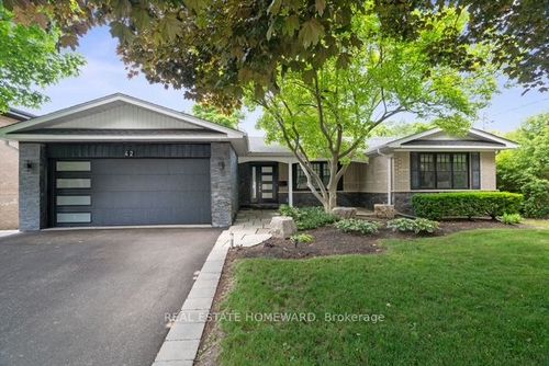42 Heathview Ave, North York, ON, M2K2C1 | Card Image