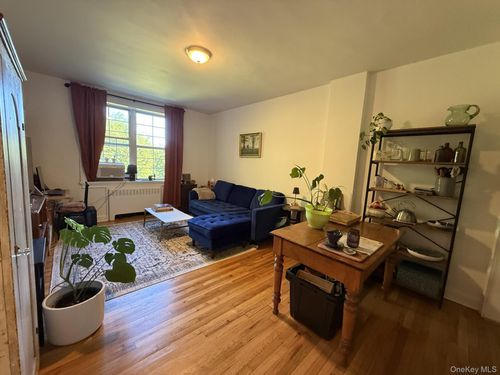 5-633 Old Post Rd, Bedford, NY, 10506-1250 | Card Image