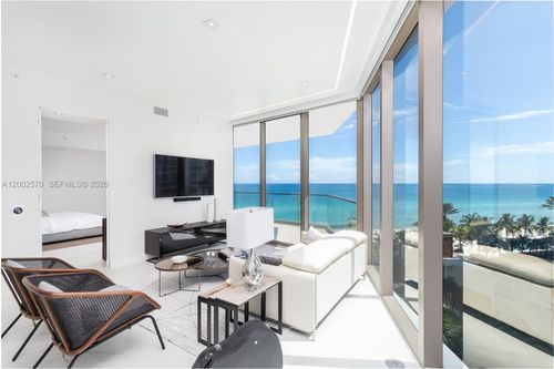 504-18975 Collins Ave, Sunny Isles Beach, FL, 33160-2342 | Card Image