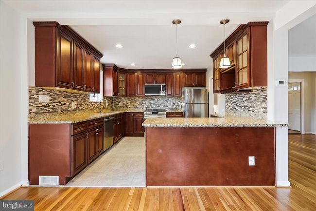 9213 Cypress Ave, House other with 5 bedrooms, 3 bathrooms and null parking in BETHESDA MD | Image 7