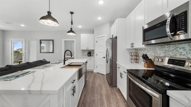 991 Seadrift Dr, House other with 4 bedrooms, 3 bathrooms and 4 parking in Port Bolivar TX | Image 6