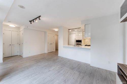 3xx-238 W Broadway, Vancouver, BC, V5Y0L2 | Card Image
