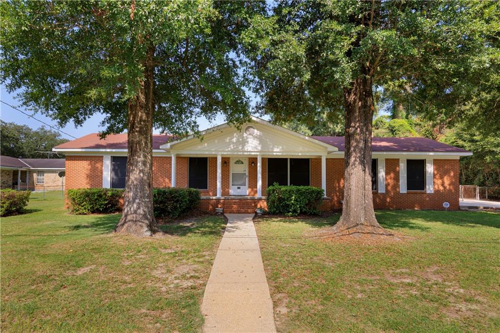 Lafayette Dr, Saraland, AL 36571