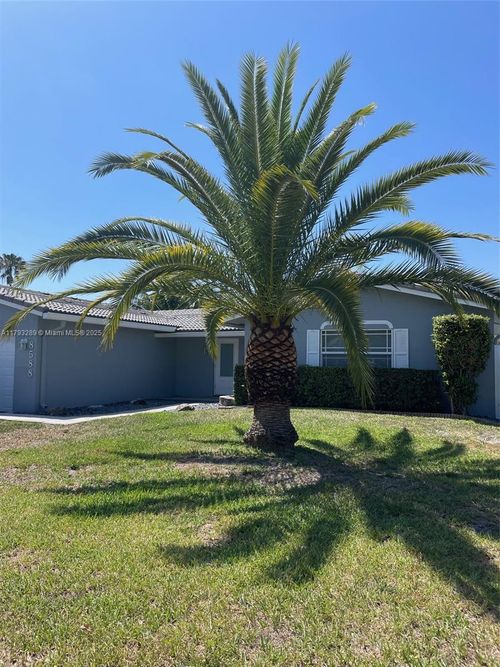 8588 Nw 27th Dr, Coral Springs, FL, 33065-5364 | Card Image