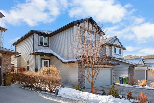 38 Tuscany Summit Green Nw, Home with 3 bedrooms, 3 bathrooms and 4 parking in Calgary AB | Image 2