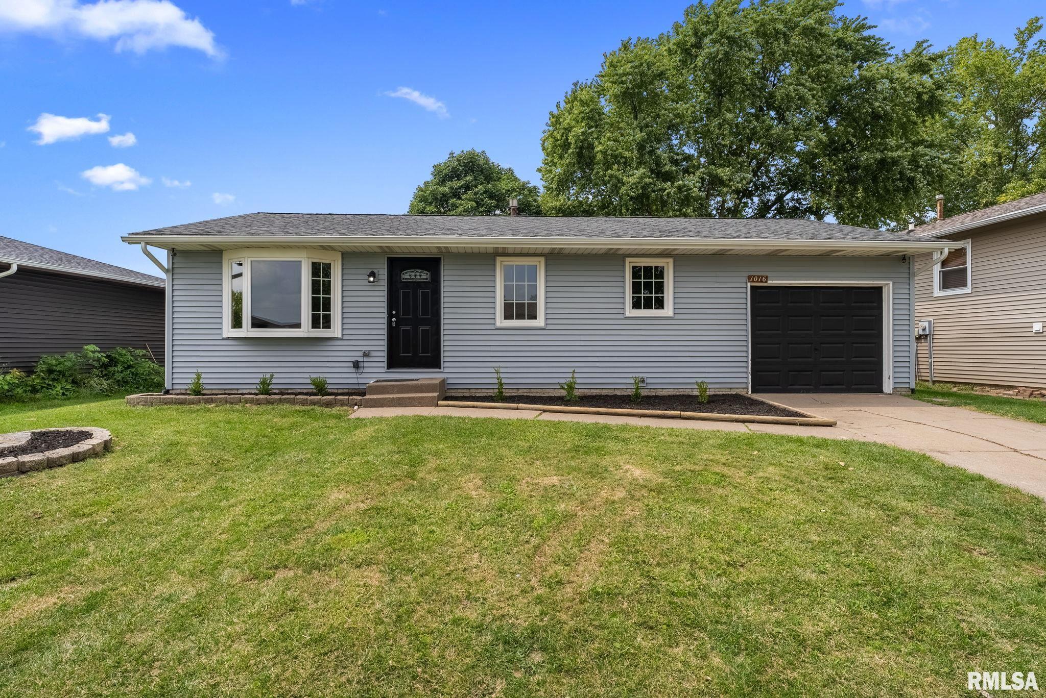 Calvin St, Davenport, IA 52804