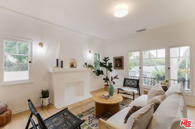 1/2 N Vista Street, Home with 2 bedrooms, 1 bathrooms and 1 parking in West Hollywood CA | Image 1