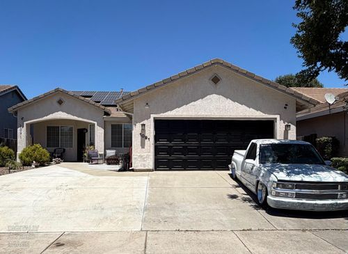 1091 Twins Way, Yuba City, CA, 95991-6409 | Card Image