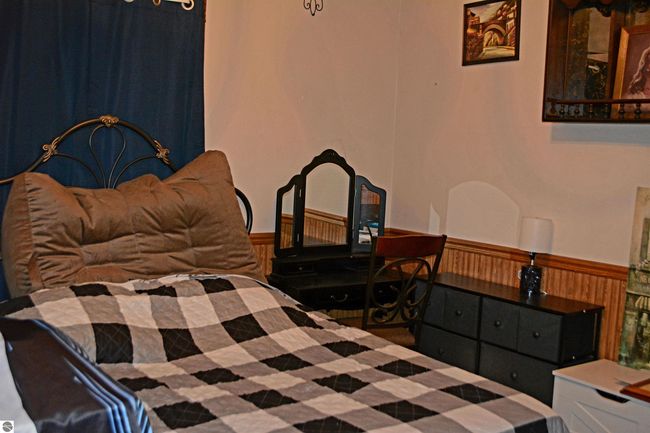 405 E Saginaw St, House other with 4 bedrooms, 2 bathrooms and null parking in Saint Louis MI | Image 10