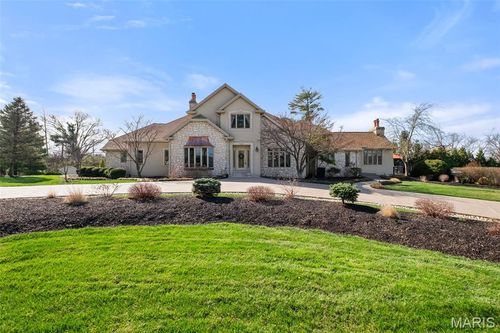 28 Ladue Mdws, Creve Coeur, MO, 63141-7559 | Card Image