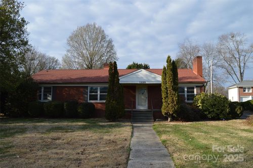 1225 Davie Ave, Statesville, NC, 28677-3511 | Card Image