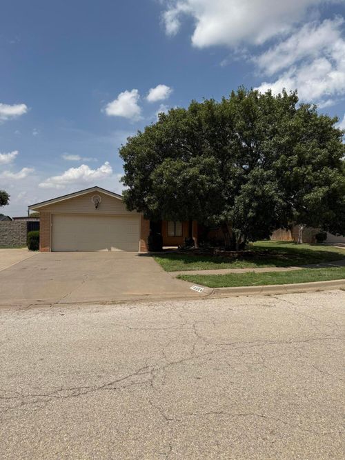 6004 68th St, Lubbock, TX, 79424-2912 | Card Image