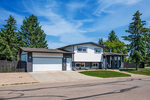 401 16 Street, Wainwright, AB, T9W1J3 | Card Image
