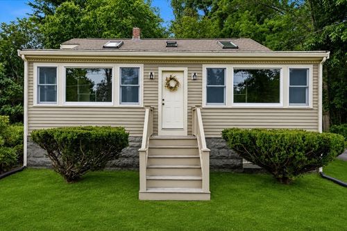 315 Maquan St, Hanson, MA, 02341 | Card Image