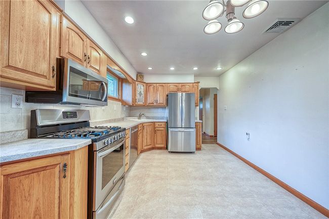 1632 Highland Rd, House other with 3 bedrooms, 1 bathrooms and 1 parking in Conway PA | Image 6
