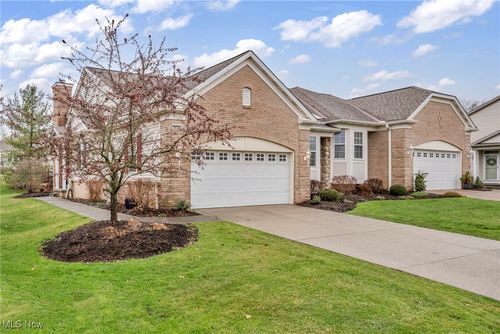 9838 Country Club Circle, Twinsburg, OH, 44087 | Card Image