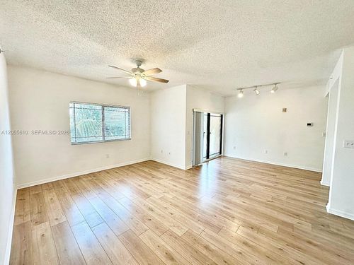 301-2807 Veronia Dr, Palm Beach Gardens, FL, 33410-2922 | Card Image