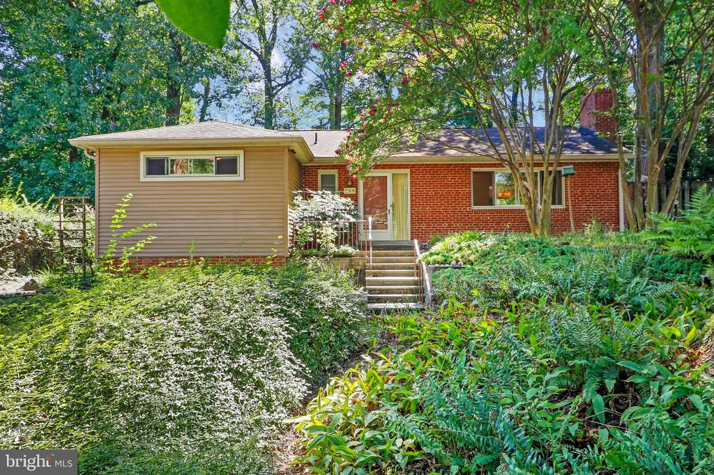 Brantford Ave, Silver Spring, MD 20904