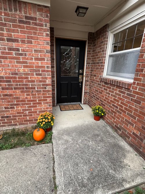 4944 Windridge Dr, Indianapolis, IN, 46226-1442 | Card Image