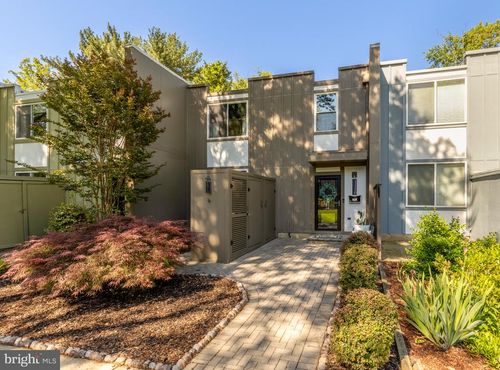 11170 Forest Edge Dr, RESTON, VA, 20190-4029 | Card Image