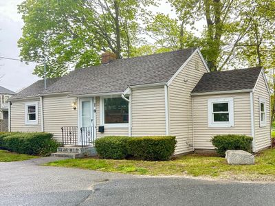 22 Oak Neck Rd, Home with 5 bedrooms, 2 bathrooms and 4 parking in Barnstable MA | Image 2