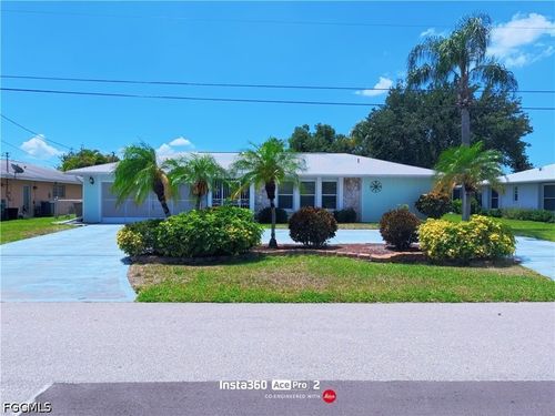 712 Se 32nd Ter, Cape Coral, FL, 33904-4124 | Card Image