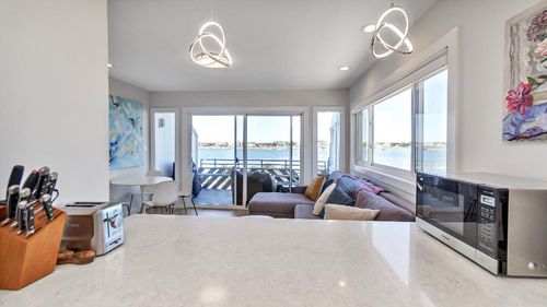 274 Dune Rd, Westhampton Beach, NY, 11978-2903 | Card Image