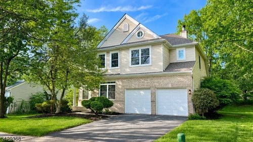 9 Catbriar Ct, Belle Mead, NJ, 08502-5556 | Card Image