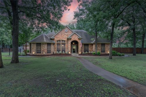 320 Rustic Oaks Rd, Combine, TX, 75159-5608 | Card Image