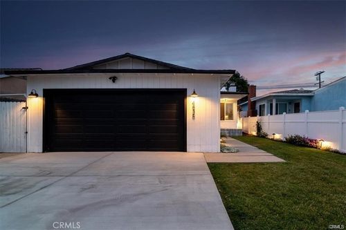 4836 W 134th Pl, Hawthorne, CA, 90250-5616 | Card Image