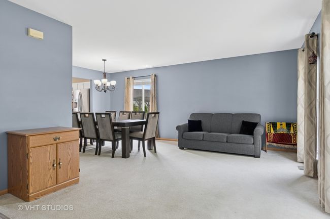 2477 Smithfield Ct, House other with 3 bedrooms, 3 bathrooms and 2 parking in Aurora IL | Image 4