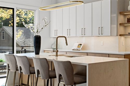 161 Cushing St, Cambridge, MA, 02138-4526 | Card Image