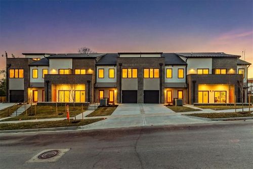 1213 E 29th St, Kansas City, MO, 64109 | Card Image