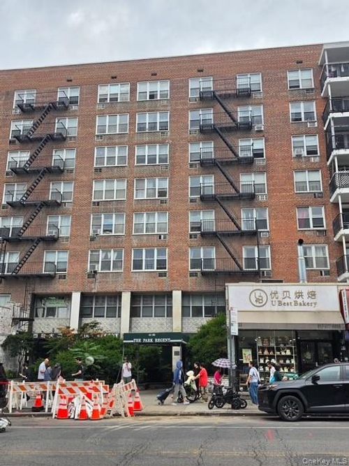 2j-4125 Kissena Boulevard, New York, NY, 11355 | Card Image